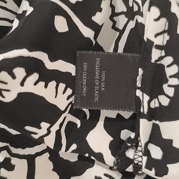 WHITE HOUSE BLACK MARKET - Silk Tunic - Picture 6 of 9